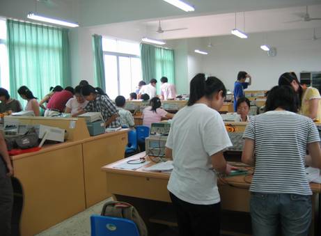 模拟电子线路实验室